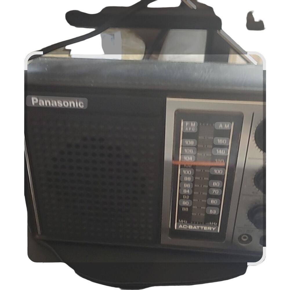 Rare Vintage Panasonic AM/FM radio Model RF-597 - Picture 2 of 6